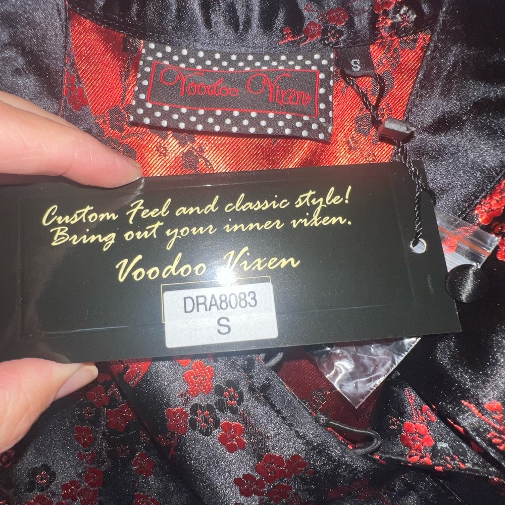 ModCloth VOODOO VIXEN Black Red Floral Brocade Fit & Flare Qipao Cheongsam NWT - Picture 4 of 4
